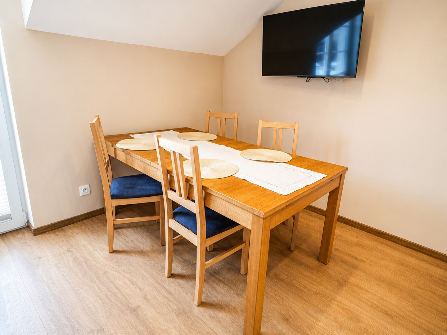MORZE APARTAMENTÓW SPÓŁKA Z OGRANICZONĄ ODPOWIEDZIALNOŚCIĄ - 6