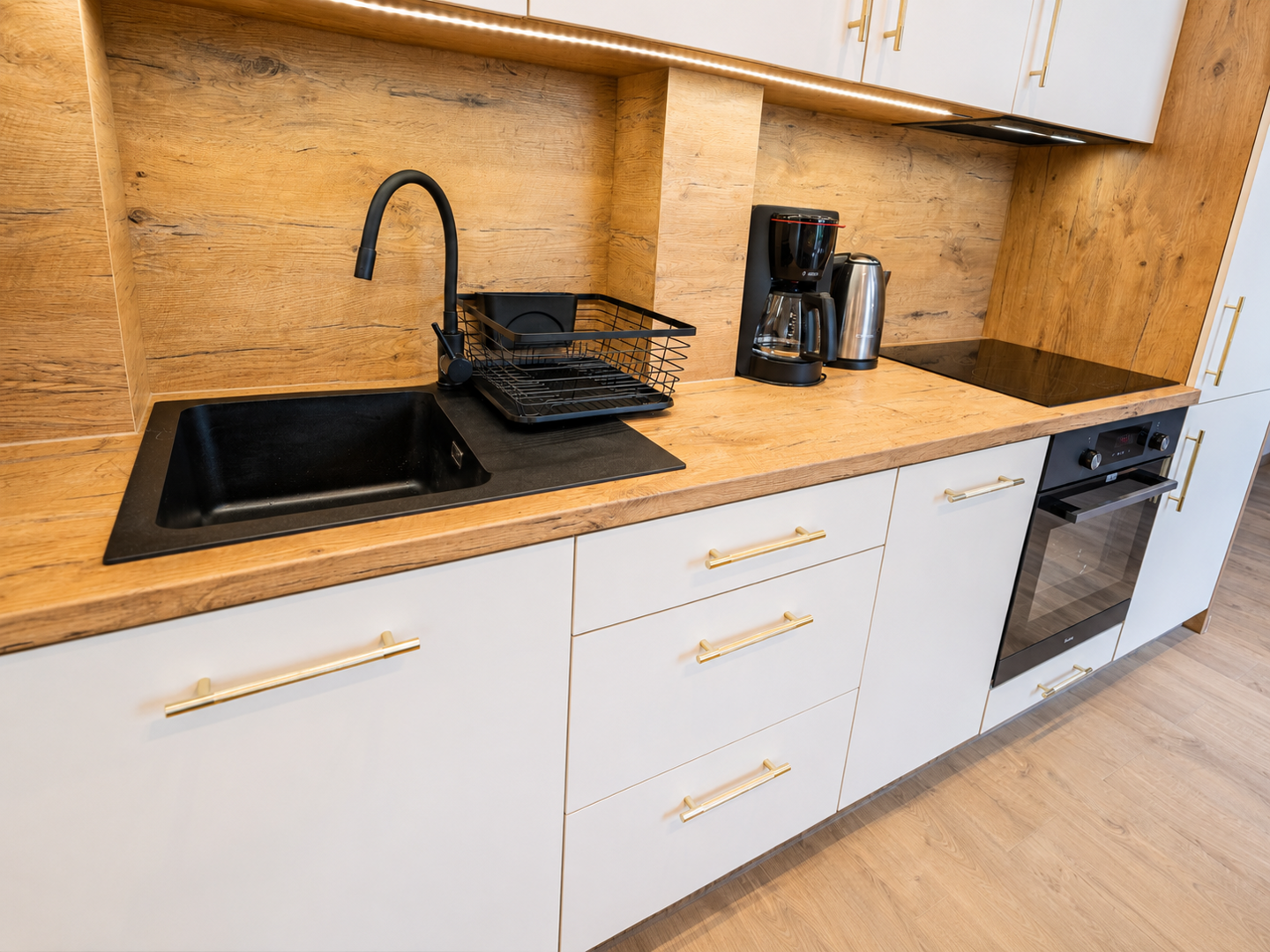 MORZE APARTAMENTÓW SPÓŁKA Z OGRANICZONĄ ODPOWIEDZIALNOŚCIĄ - 8